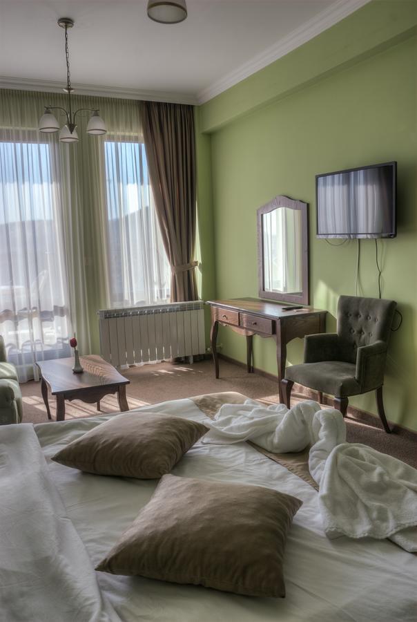 Hotel Chateau Des Bergers 타르고비쉬테 외부 사진