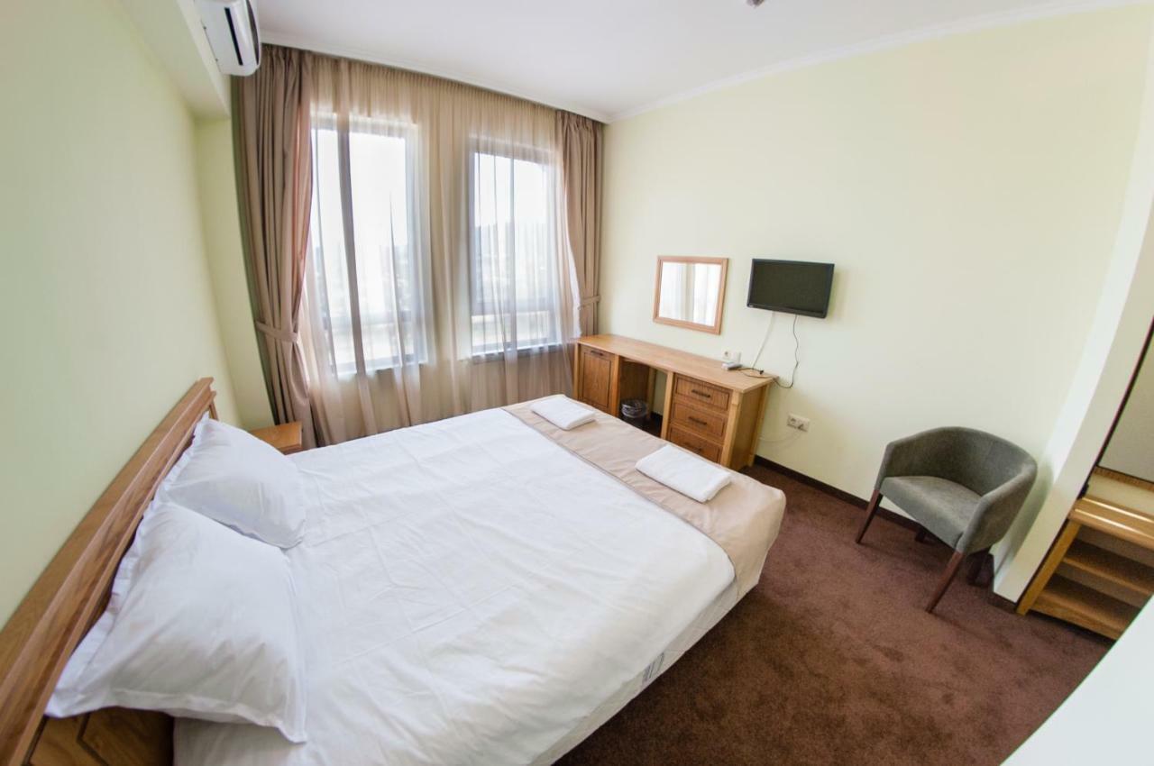 Hotel Chateau Des Bergers 타르고비쉬테 외부 사진